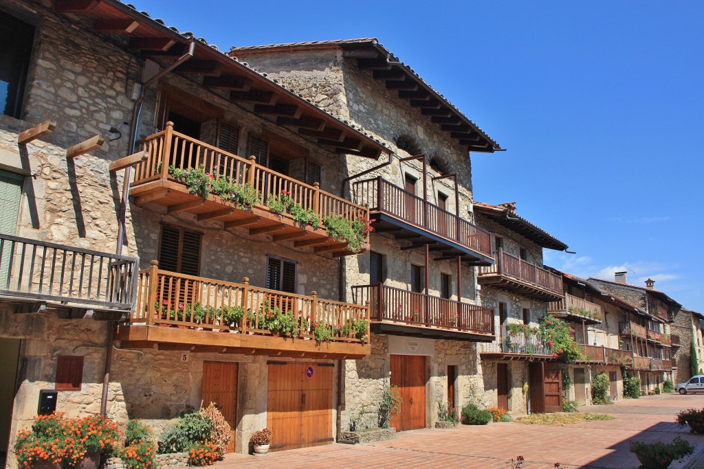 Foto: Calle de la Teixeda - Hostalets d´en Bas (La Vall d´en Bas) (Girona), España