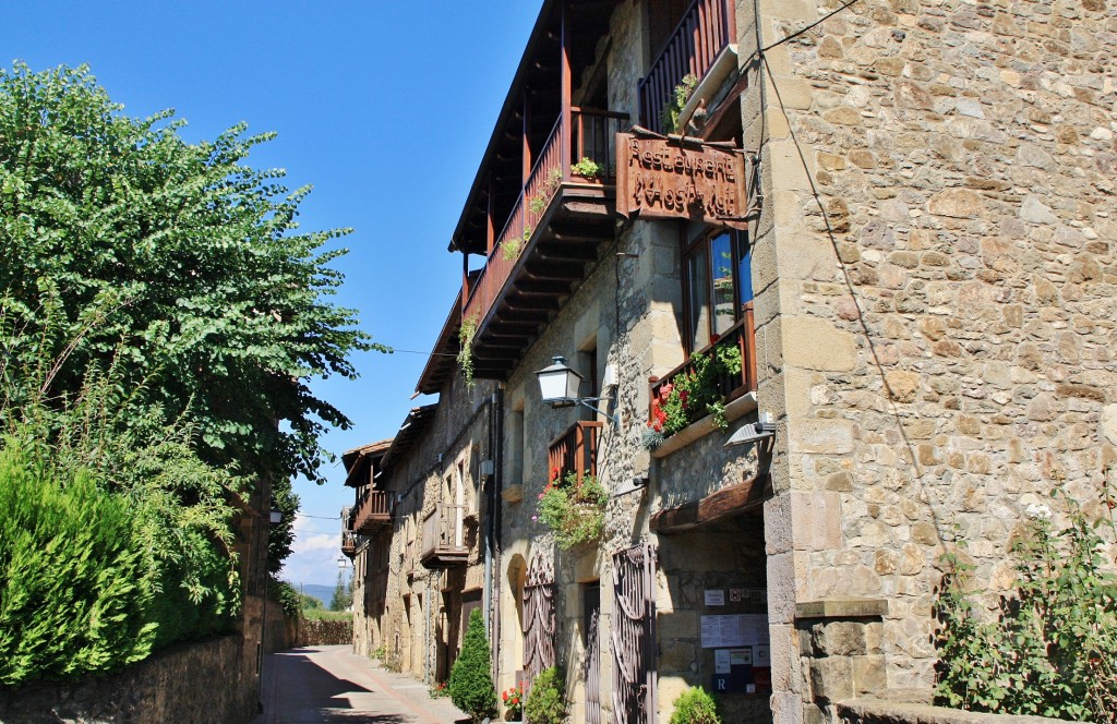 Foto: Vista del pueblo - Hostalets d´en Bas (La Vall d´en Bas) (Girona), España
