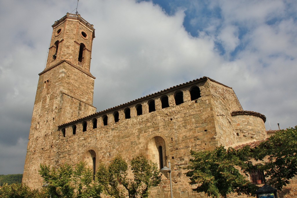Foto: Parroquia de San Pedro - Montagut (Girona), España