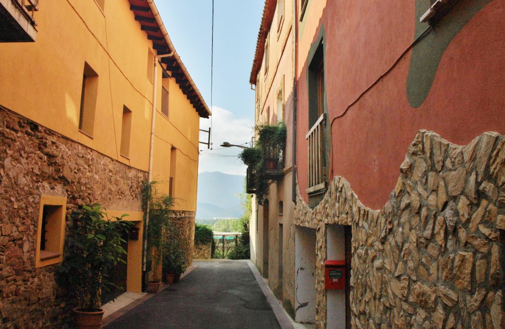 Foto: Vista del pueblo - Montagut (Girona), España