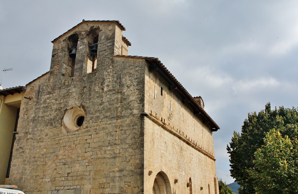 Foto: Iglesia de San Lorenzo - Oix (Girona), España
