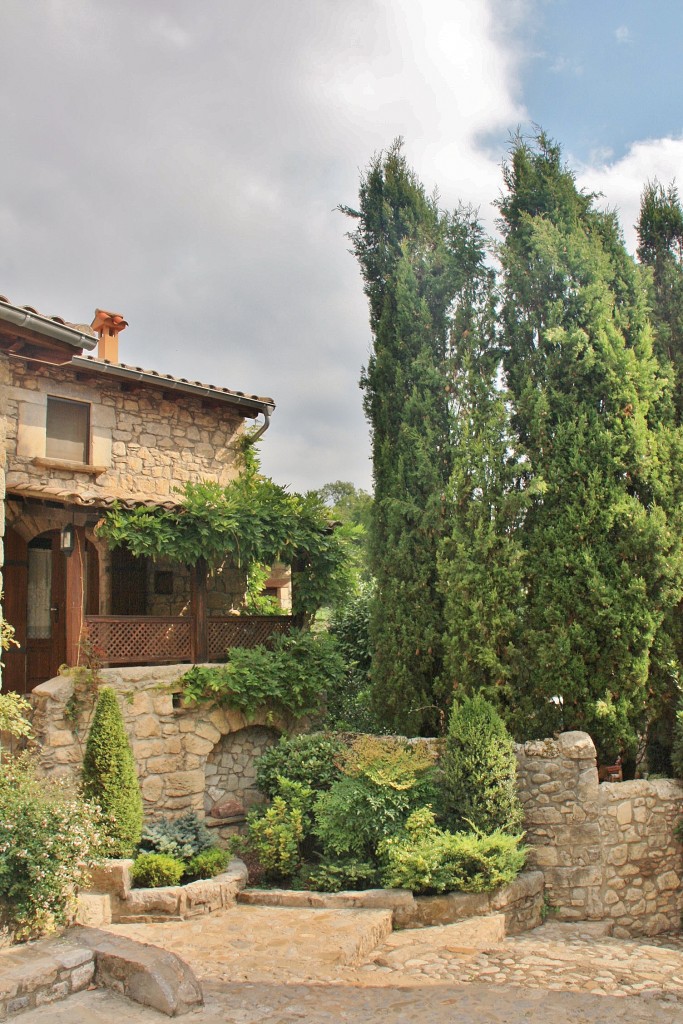 Foto: Vista del pueblo - Oix (Girona), España