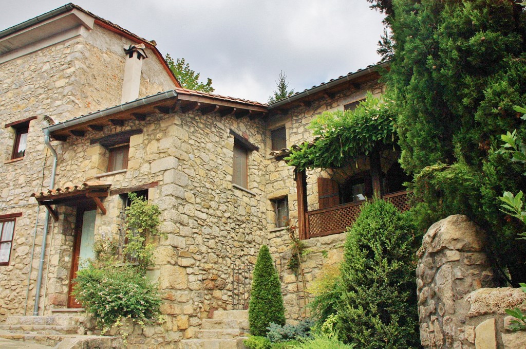 Foto: Vista del pueblo - Oix (Girona), España