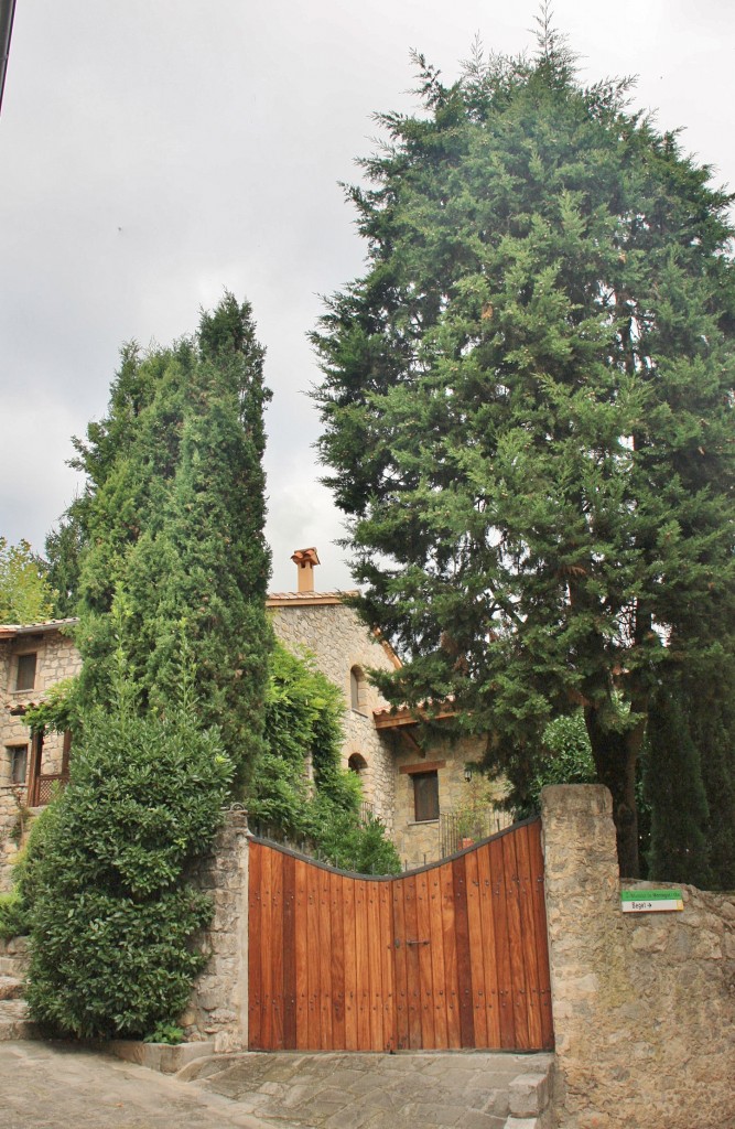 Foto: Vista del pueblo - Oix (Girona), España