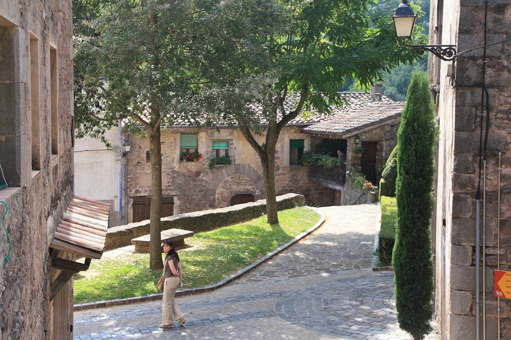 Foto: Recinto medieval - Sant Privat d´en Bas (La Vall d´en Bas) (Girona), España