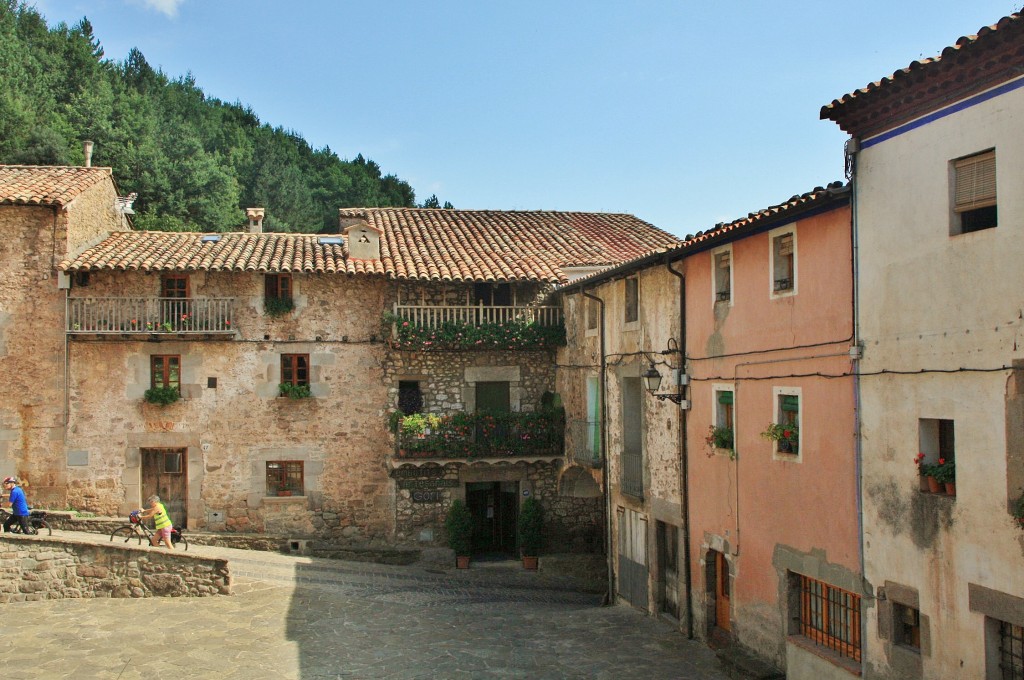 Foto: Recinto medieval - Sant Privat d´en Bas (La Vall d´en Bas) (Girona), España