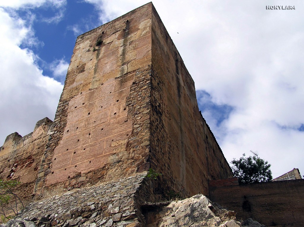 Foto: * TORRE DE LOS POZOS DEL SIGLO XII - Caceres (Cáceres), España