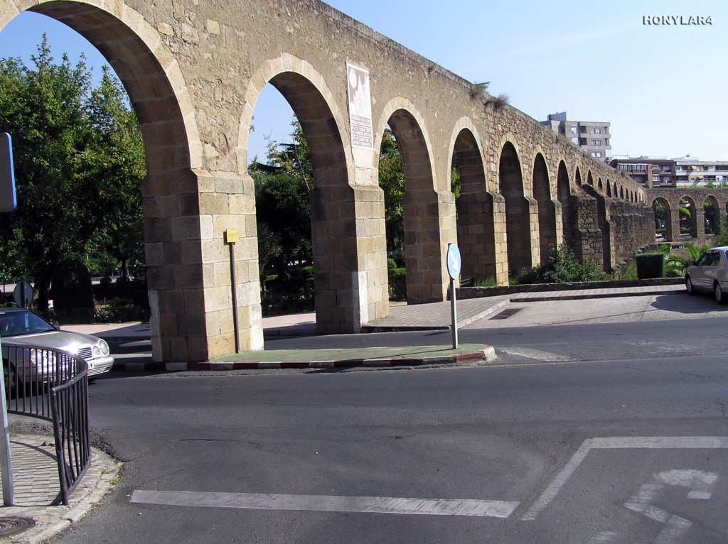 Foto: * ACUEDUCTO DEL SIGLO XVI CONSTRUIDO POR JUAN DE FLANDES - Plasencia (Cáceres), España