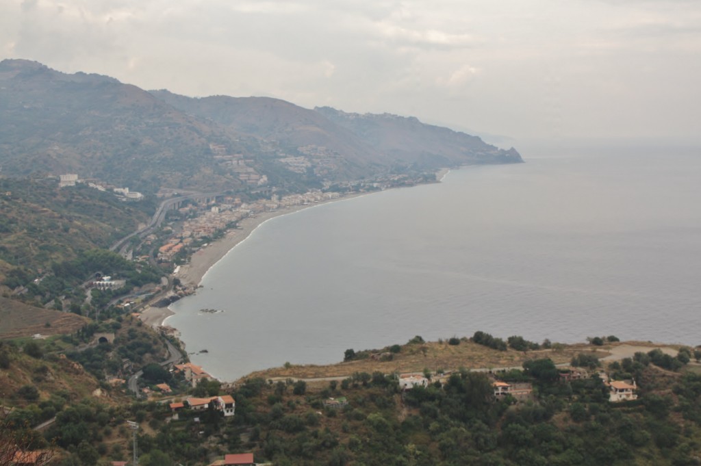 Foto: Vistas desde el teatro griego - Taormina (Sicily), Italia