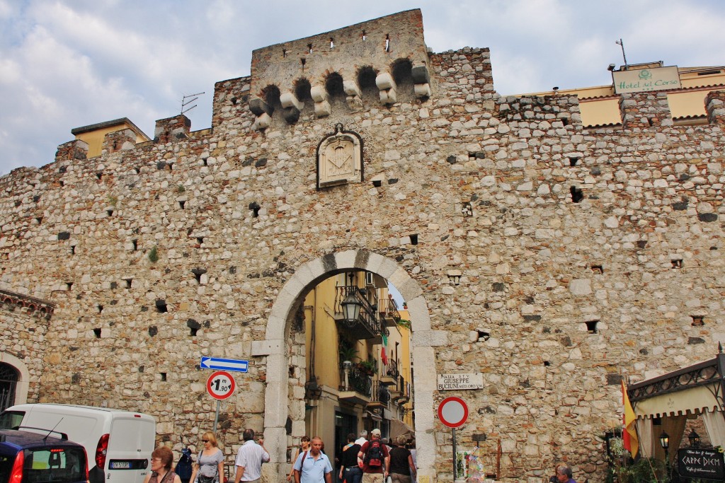 Foto: Puerta Catania - Taormina (Sicily), Italia