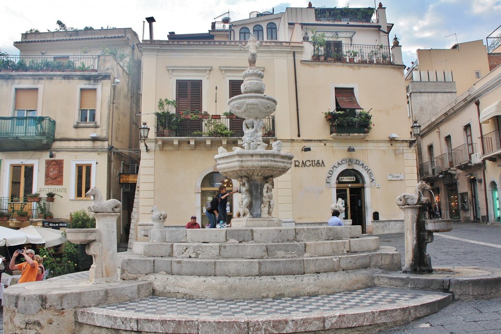 Foto: Plaza del Duomo - Taormina (Sicily), Italia