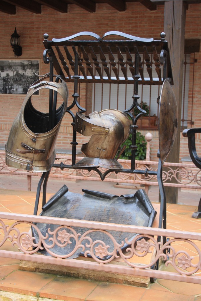 Foto: "Monumento a Cervantes" (detalle). Exmo. Ayto. de Villafranca de los Caballeros - Villafranca de los Caballeros (Toledo), España