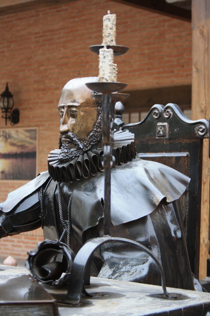 Foto: "Monumento a Cervantes" (detalle). Exmo. Ayto. de Villafranca de los Caballeros - Villafranca de los Caballeros (Toledo), España