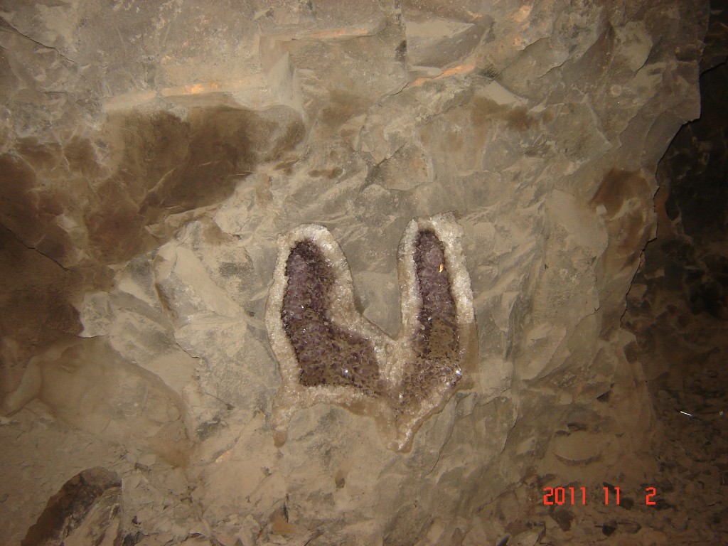 Foto: Mina de piedras semi preciosas - Wanda (Misiones), Argentina