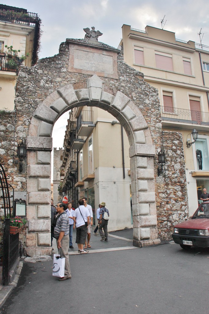 Foto: Puerta Mesina - Taormina (Sicily), Italia