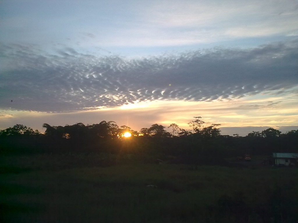 Foto: Amanecer - Puyo (Pastaza), Ecuador
