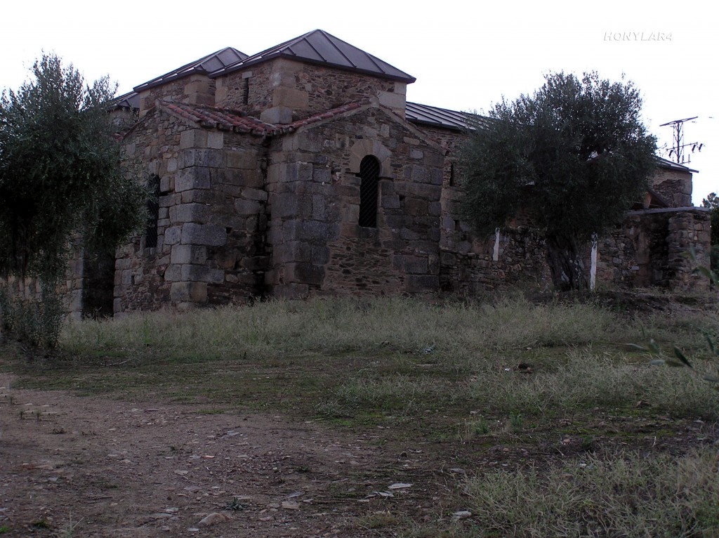 Foto: * BASILICA DE SANTA LUCIA DEL TRAMPAL - Alcuescar (Cáceres), España