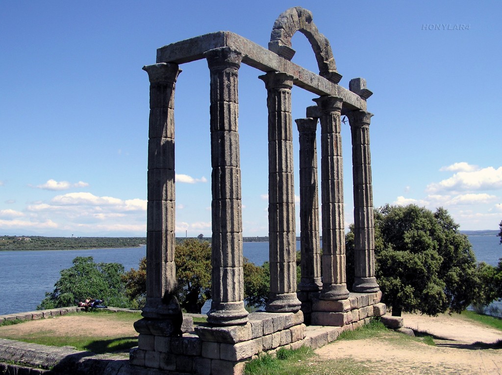 Foto: * TEMPLO ROMANO DE AUGUSTOBRIDA TALAVERA LA VIEJA - Bohonar De Ibor (Cáceres), España