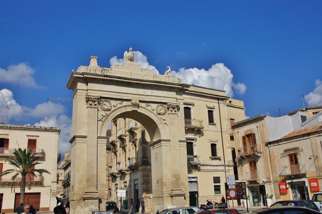 Foto: Puerta Real - Noto (Sicily), Italia