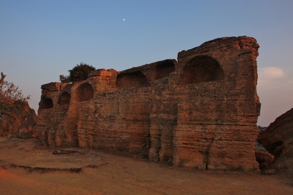 Foto: Valle de los Templos (Murallas) - Agrigento (Sicily), Italia