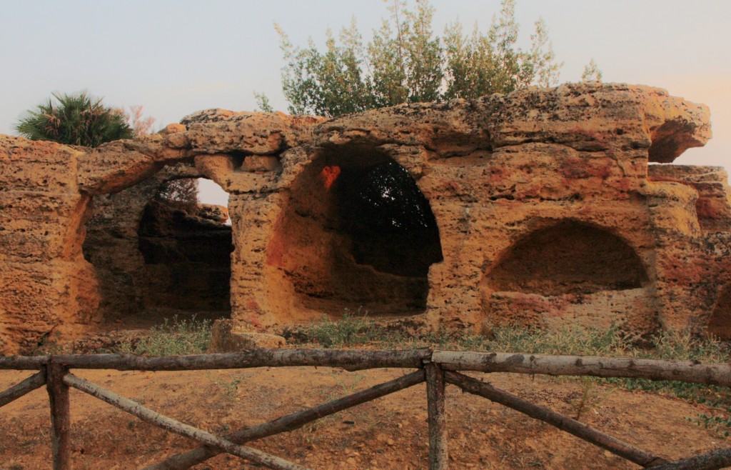 Foto: Valle de los Templos (Murallas) - Agrigento (Sicily), Italia