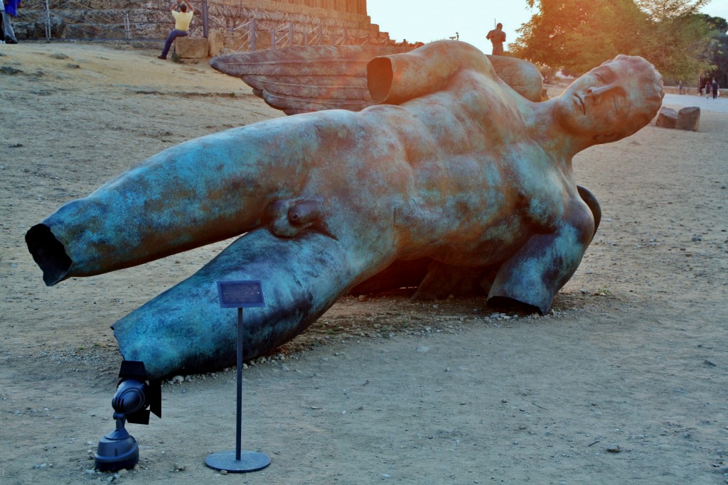 Foto: Estátua en el Valle de los Templos - Agrigento (Sicily), Italia