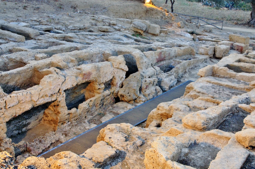 Foto: Valle de los Templos (Tumbas) - Agrigento (Sicily), Italia