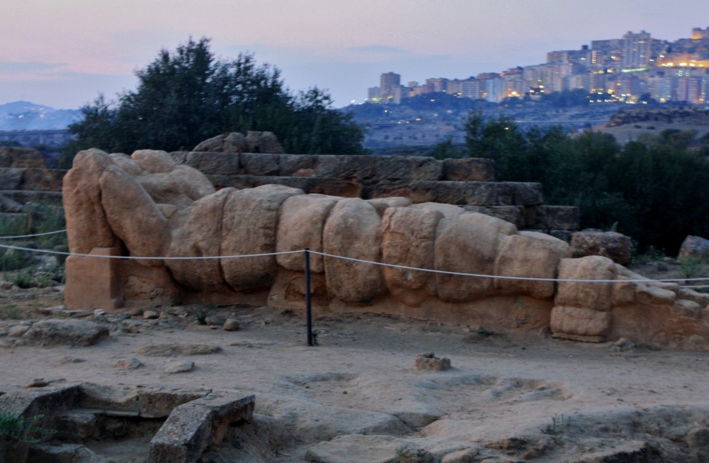 Foto: Valle de los Templos (Templo de Zeus) - Agrigento (Sicily), Italia