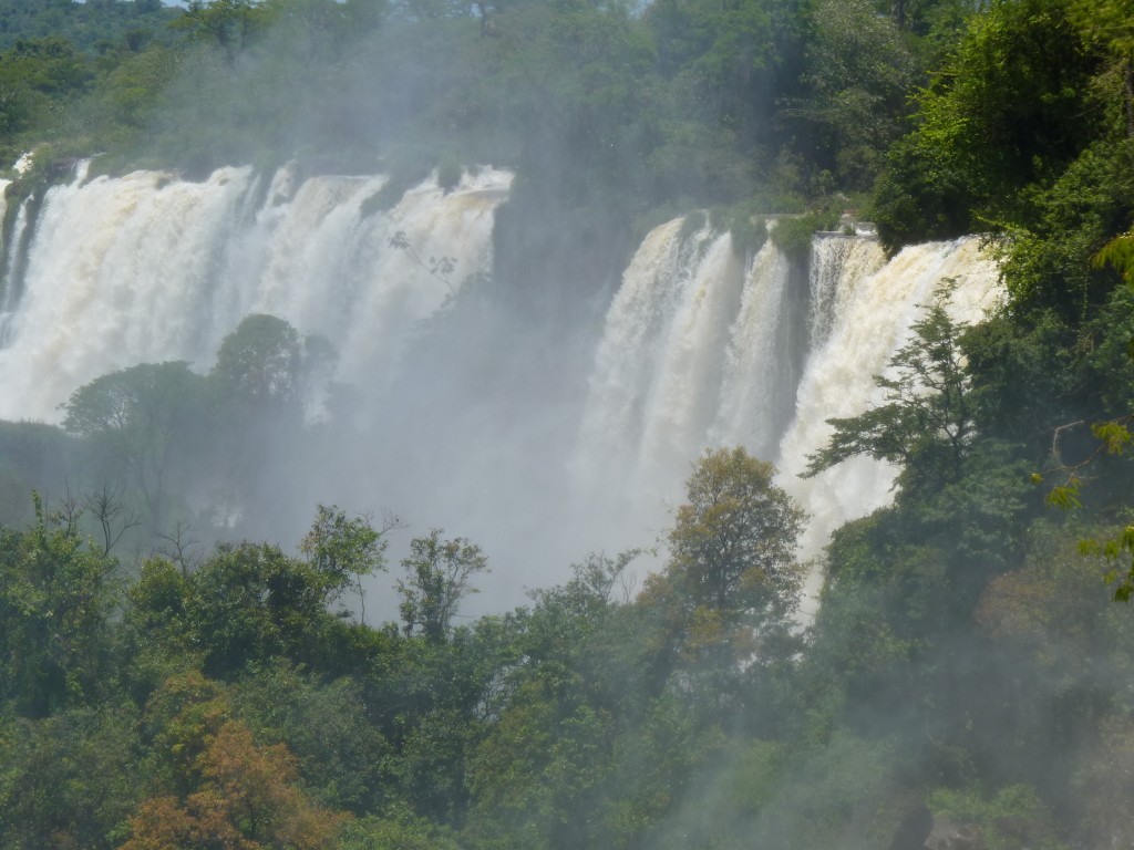 Foto: Pasarela superior. - Cataratas del Iguazú (Misiones), Argentina