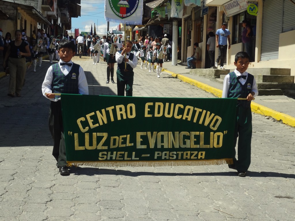 Foto: Centro educativo Luz del Evangelio - Shell (Pastaza), Ecuador
