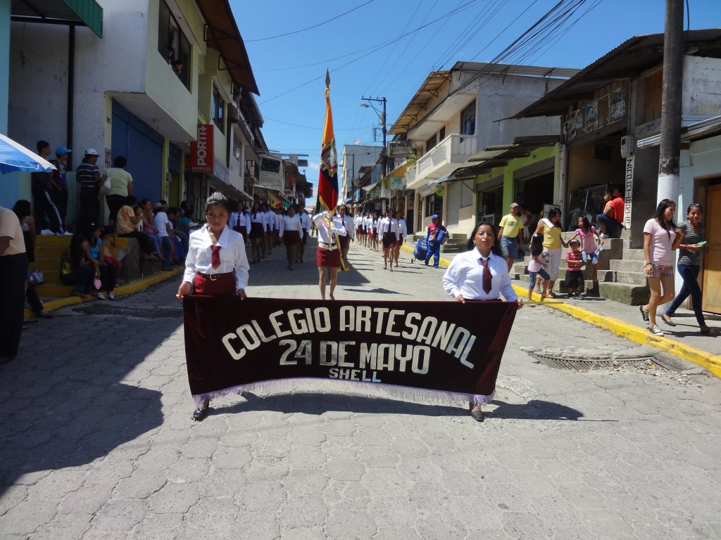 Foto: Colegio Artesanal 24 de Mayo - Shell (Pastaza), Ecuador