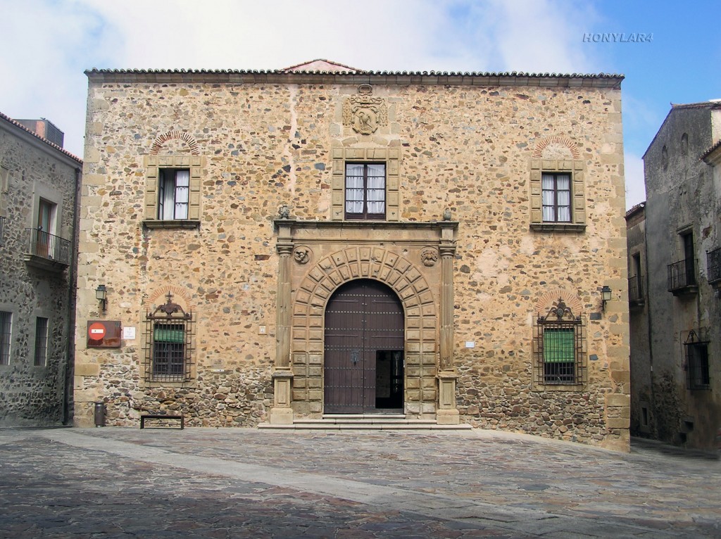 Foto: * PALACIO EPISCOPAL DEL SIGLO XV - Caceres (Cáceres), España
