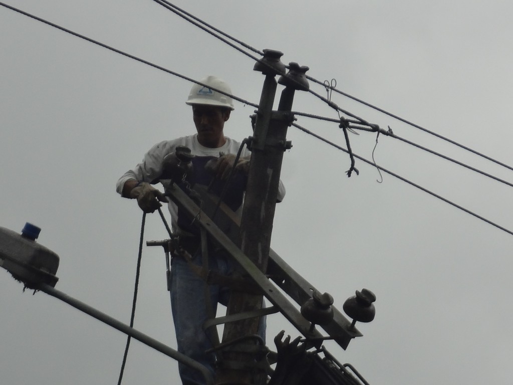 Foto: Hombres en las alturas - Shell (Pastaza), Ecuador