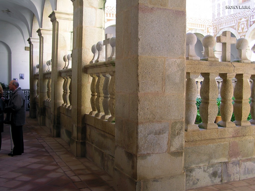 Foto: * CLAUSTRO DEL CONVENTO DE SAN AGUSTIN - Valdefuentes (Cáceres), España