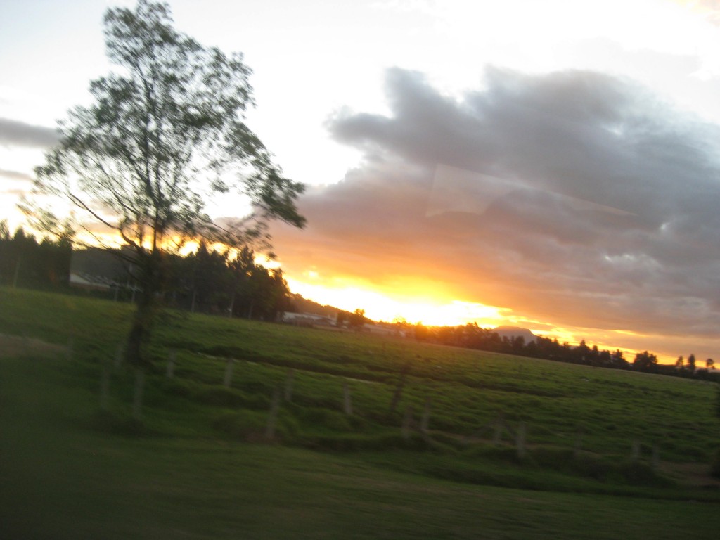 Foto: Amanecer Vía a Chinchiná Cds.3 - Vía a Chinchiná (Caldas), Colombia