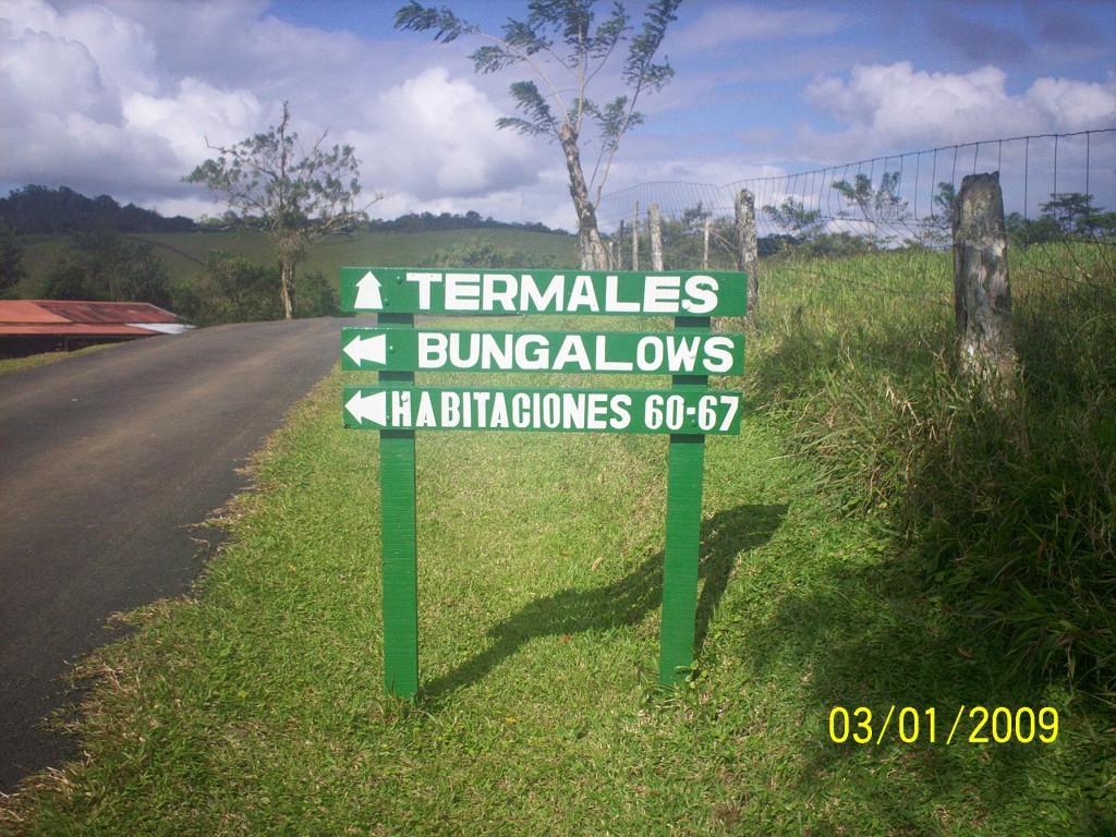 Foto: Letrero - Aguas Zarcas (Alajuela), Costa Rica