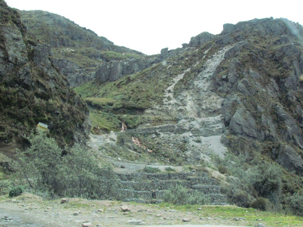 Foto: Camino al Cayambe - Cayambe (Pichincha), Ecuador