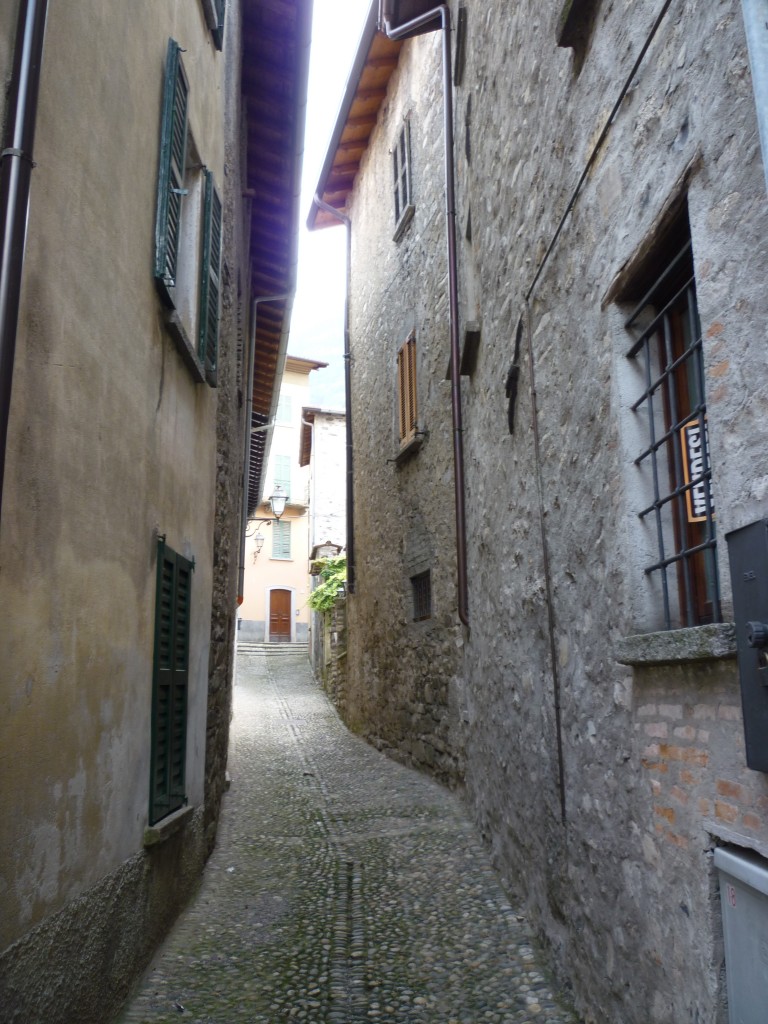 Foto: La Mistica De Las Calles De  Bene Lario - Bene Lario (Lombardy), Italia