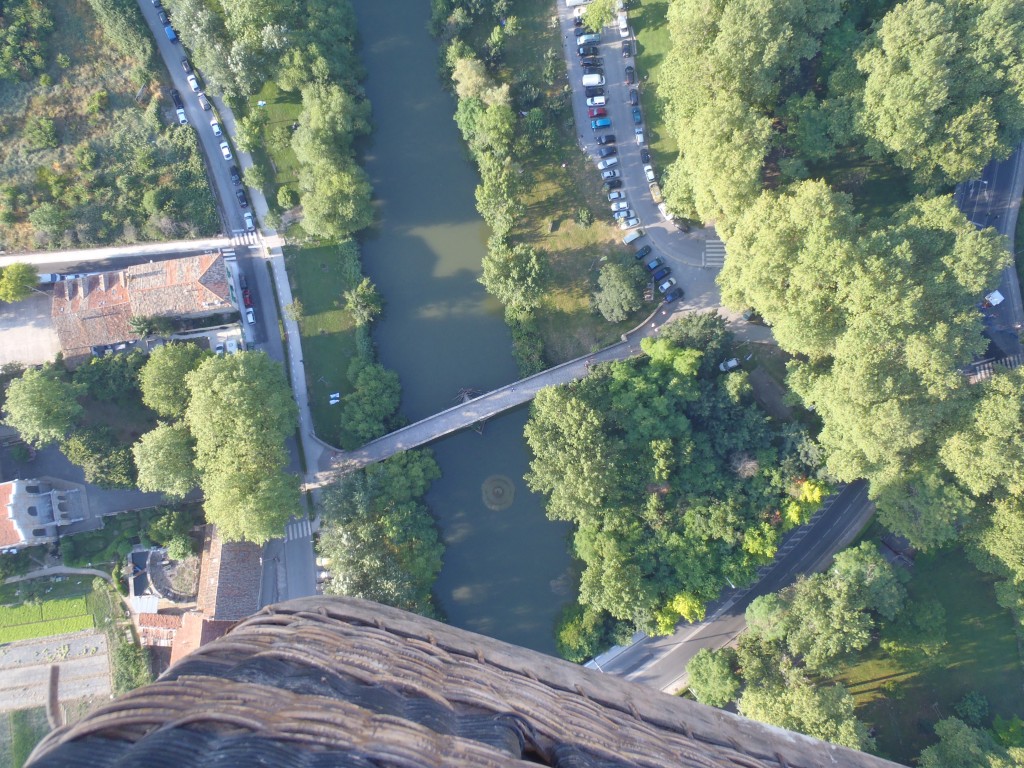 Foto: Reflejo en el rio Arga - Pamplona (Navarra), España