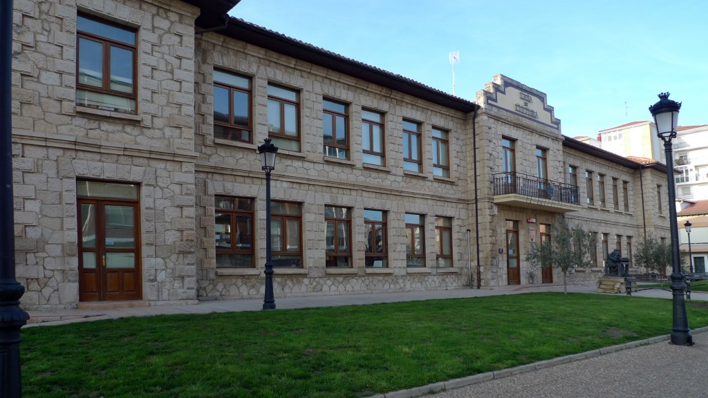 Foto: Las Escuelas - Villarcayo (Burgos), España