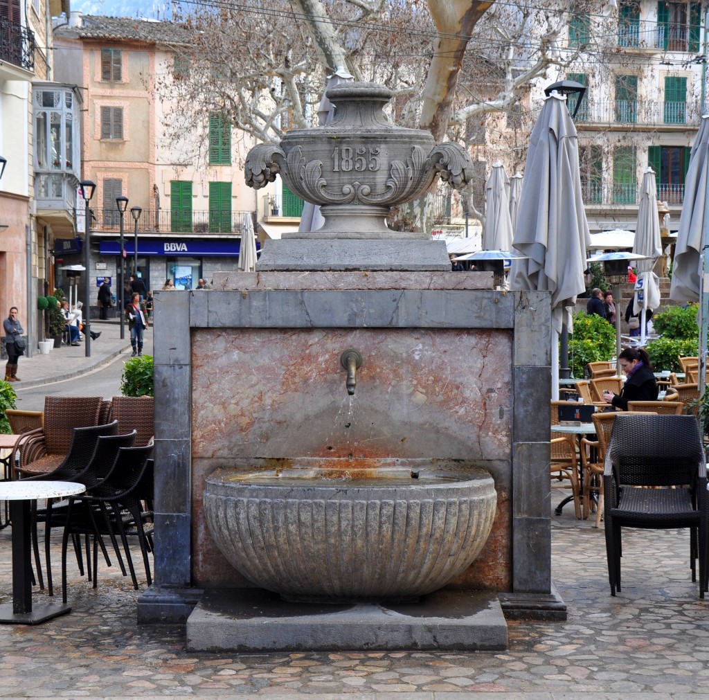 Foto: Plz. de la Constitucion - Soller (Illes Balears), España