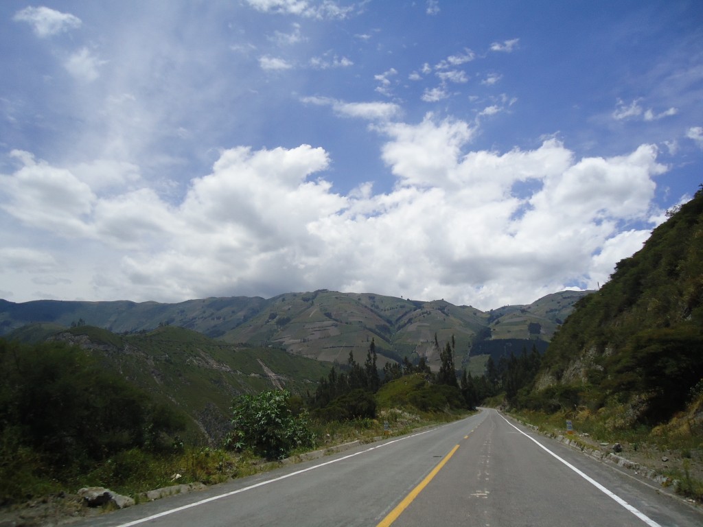 Foto: Carrtara que conduce hacia Riobamba y Penipe. - Puela-Penipe (Chimborazo), Ecuador
