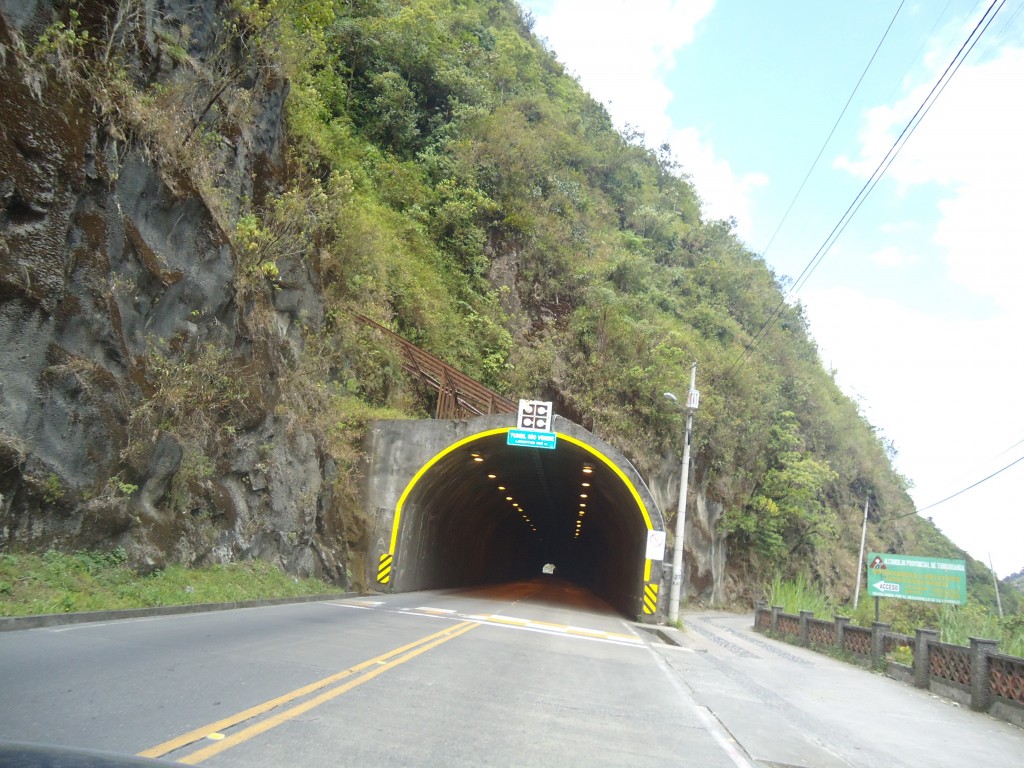 Foto: Túnel de Río Verde - Baños (Tungurahua), Ecuador