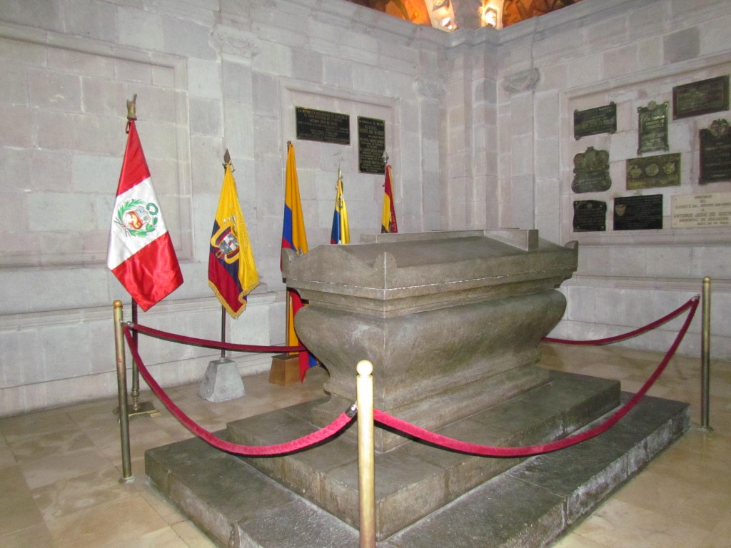Foto: Catedral, tumba de Simon Bolivar - Quito (Pichincha), Ecuador