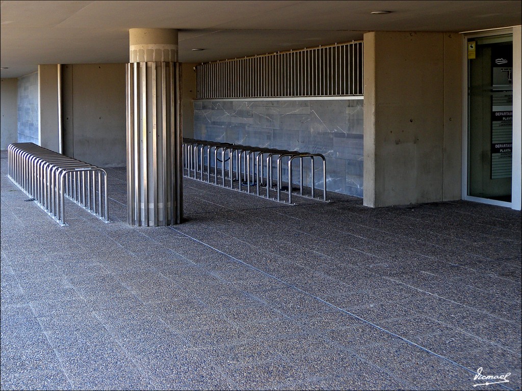 Foto: 110410-06 ESCUELA SUPERIOR INGENIEROS - Zaragoza (Aragón), España