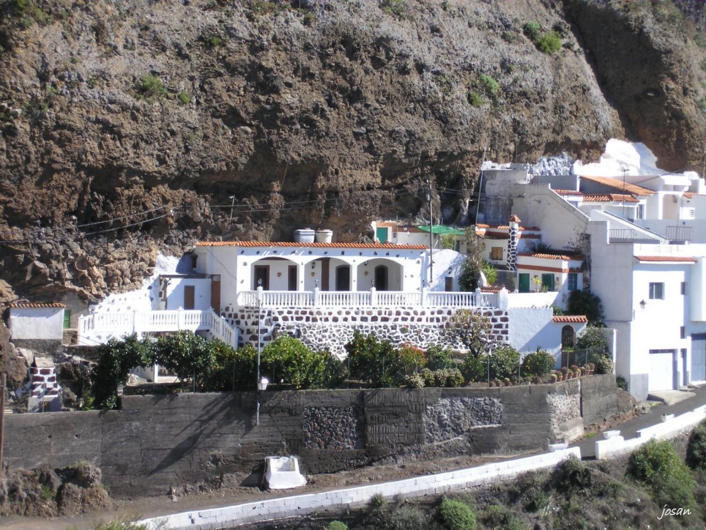 Foto: artenara el  pueblo de las casas-cuevas - Artenara (Las Palmas), España