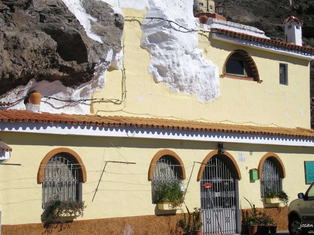 Foto: artenara el  pueblo de las casas-cuevas - Artenara (Las Palmas), España
