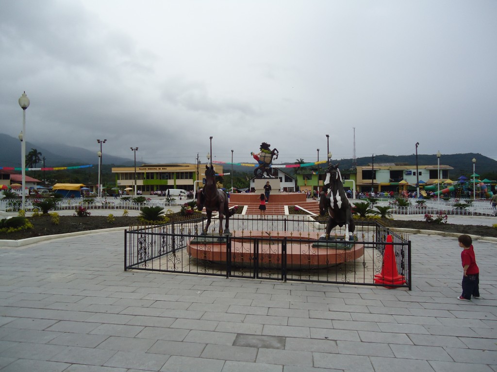 Foto: El parque  remodelado - Mera (Pastaza), Ecuador