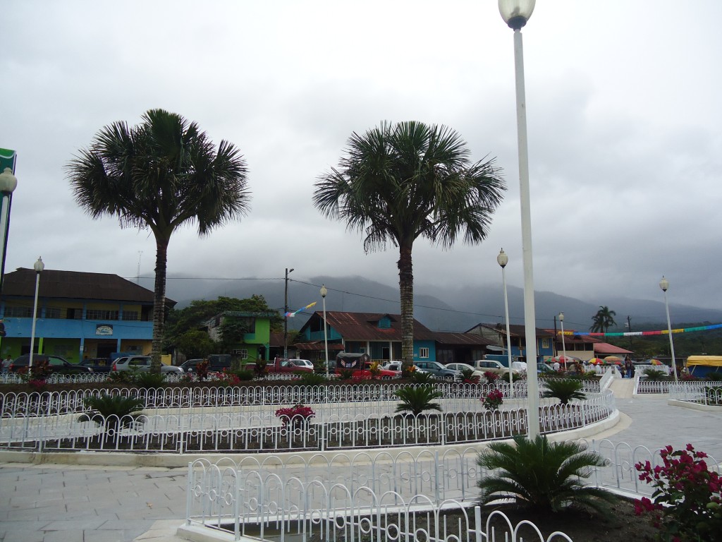 Foto: El parque  remodelado - Mera (Pastaza), Ecuador