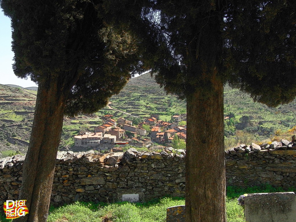 Foto: El pueblo desde el cementerio. - Patones de Arriba (Madrid), España